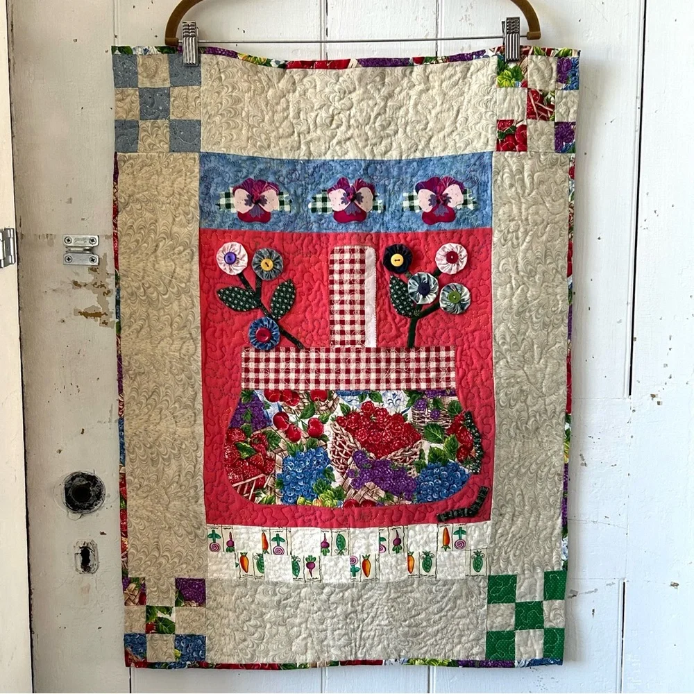 Quilted Wall Hanging Button Flower Basket Design
